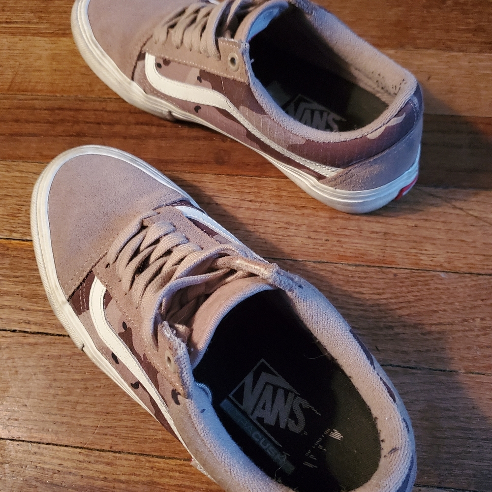 Vans - Picture 3 of 7